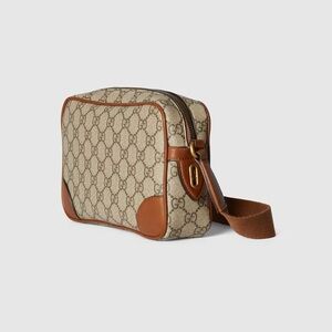 Gucci GG EMBLEM SMALL CAMERA BAG